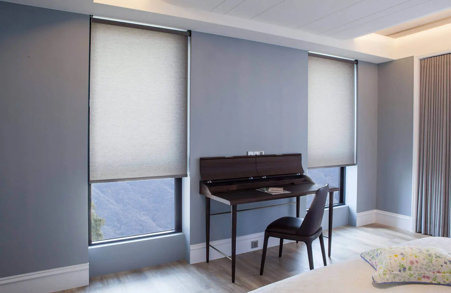 Top Notch Roller Shades 01